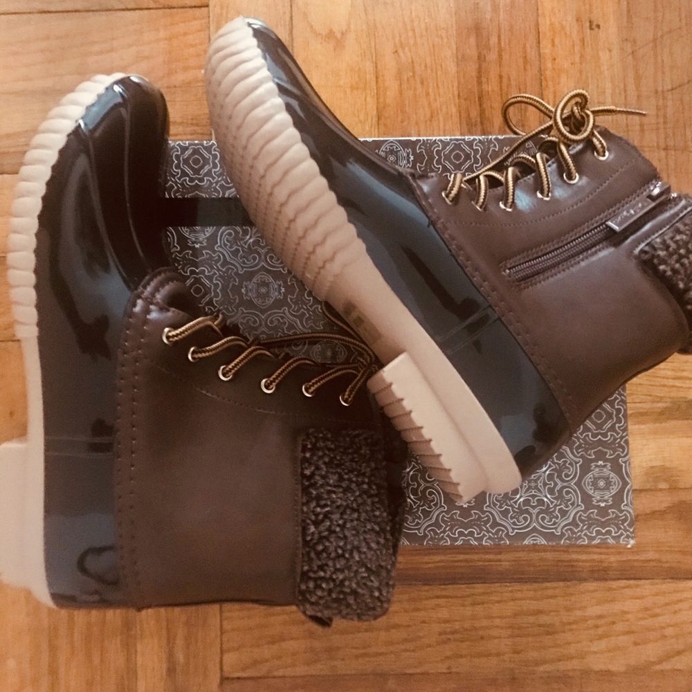 Brand new brown boots